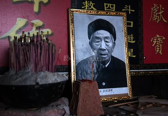 t01e2e4156df99d64ad.jpg