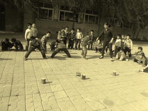 锡伯族打瓦游戏.jpg