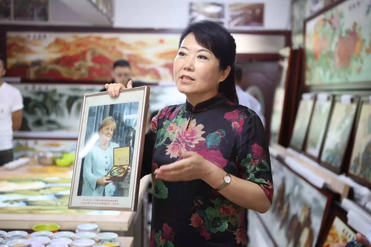 景泰蓝珀晶画.jpeg