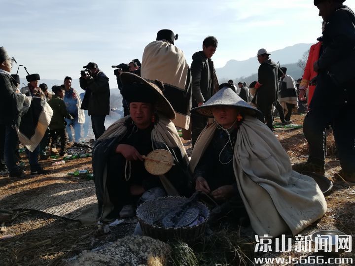 曲比拉火左一.jpg