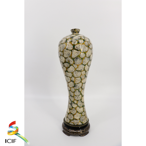 金玉满堂  展品介绍：国家级非物质文化遗产保护名录---《大方彝族漆器髹饰技艺》代表作品，采用传统大漆皮胎漆器制作工艺制作而成，制作工艺：蛋壳镶嵌、螺钿镶嵌、描金彩绘、变涂、磨显。.png