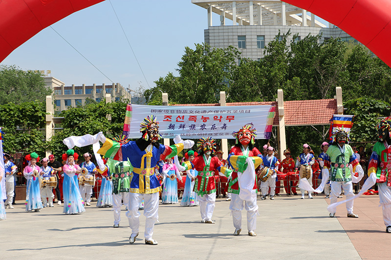 2021年6月12日外研传媒拍摄于驻跸园广场朝鲜族农乐舞参加非遗日活动 (1).JPG