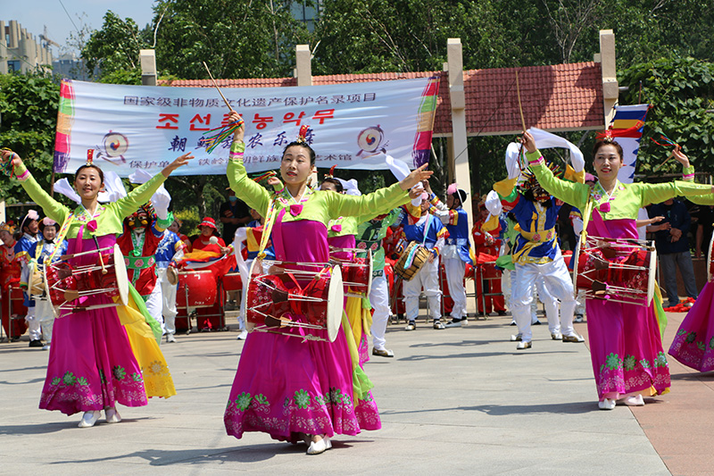 2021年6月12日外研传媒拍摄于驻跸园广场朝鲜族农乐舞参加非遗日活动 (2).JPG