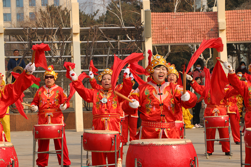 2021年3月14日外研传媒拍摄于驻跸园广场：铁岭威风锣鼓2021年铁岭二月二龙抬头节 (2).JPG