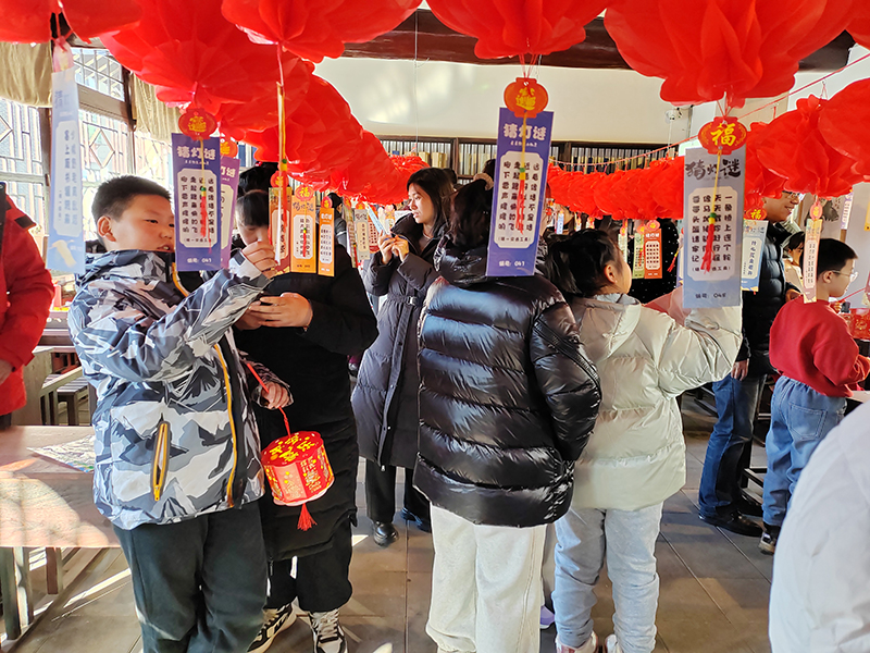 银冈书院猜灯谜 (4).jpg