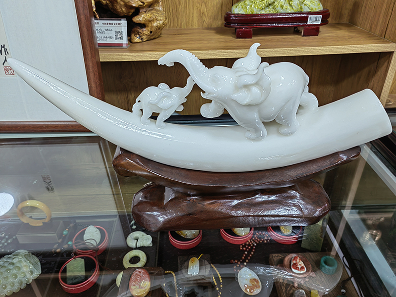 岫岩玉雕 (2).jpg